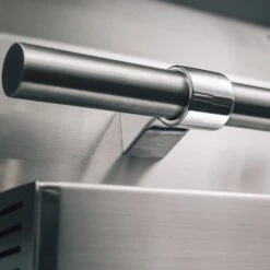 American Made Grills Atlas 36-Inch 3-Burner Built-In Natural Gas Grill -Kitchen BBQ Sale American Made Grills Atlas 36 Inch 3 Burner Built In Gas Grill HandleDetail