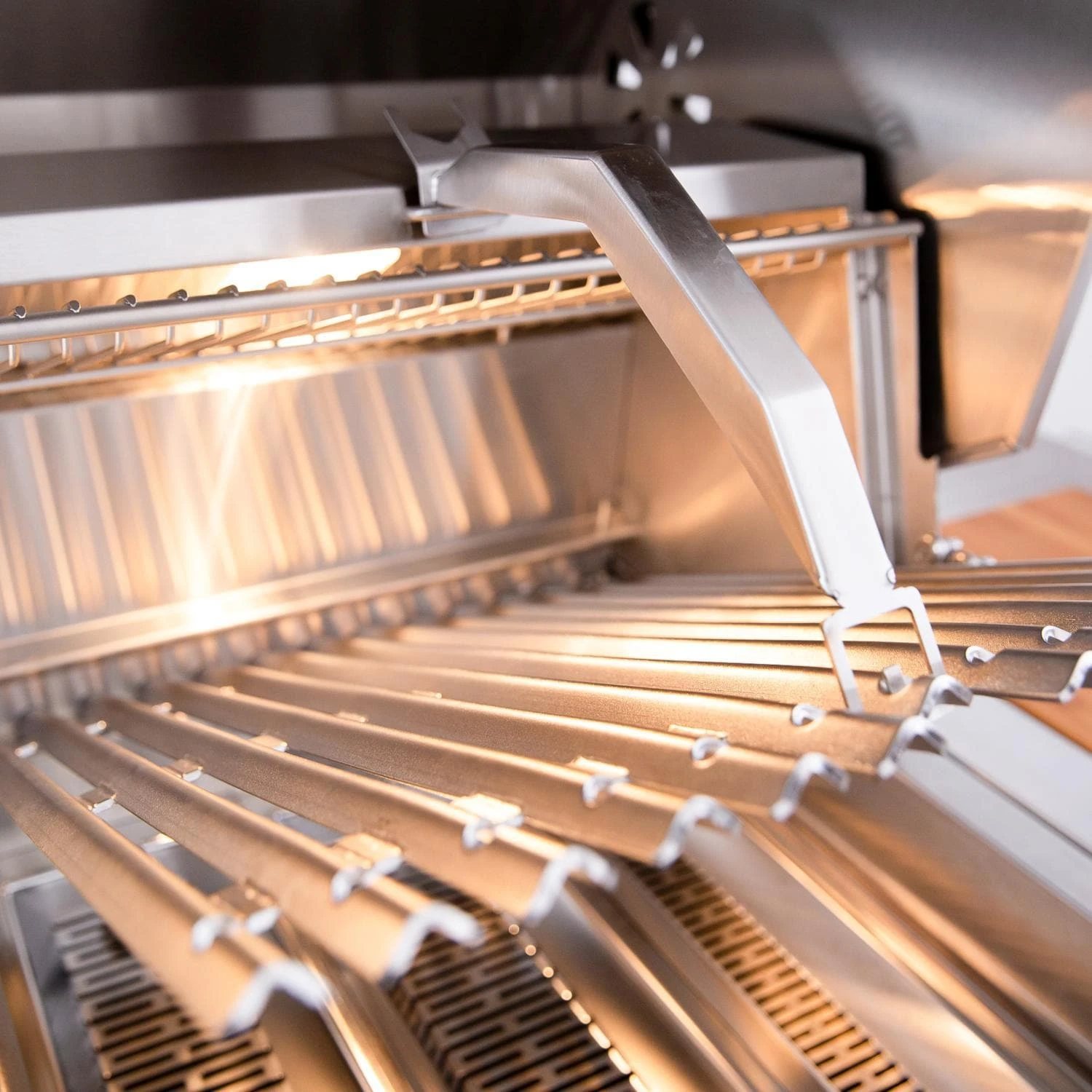 American Made Grills Encore 36-Inch 5-Burner Freestanding Multi Fuel Wood / Charcoal / Propane Gas Grill 7 American Made Grills Encore 36-Inch 5-Burner Freestanding Multi Fuel Wood / Charcoal / Propane Gas Grill - Image 5