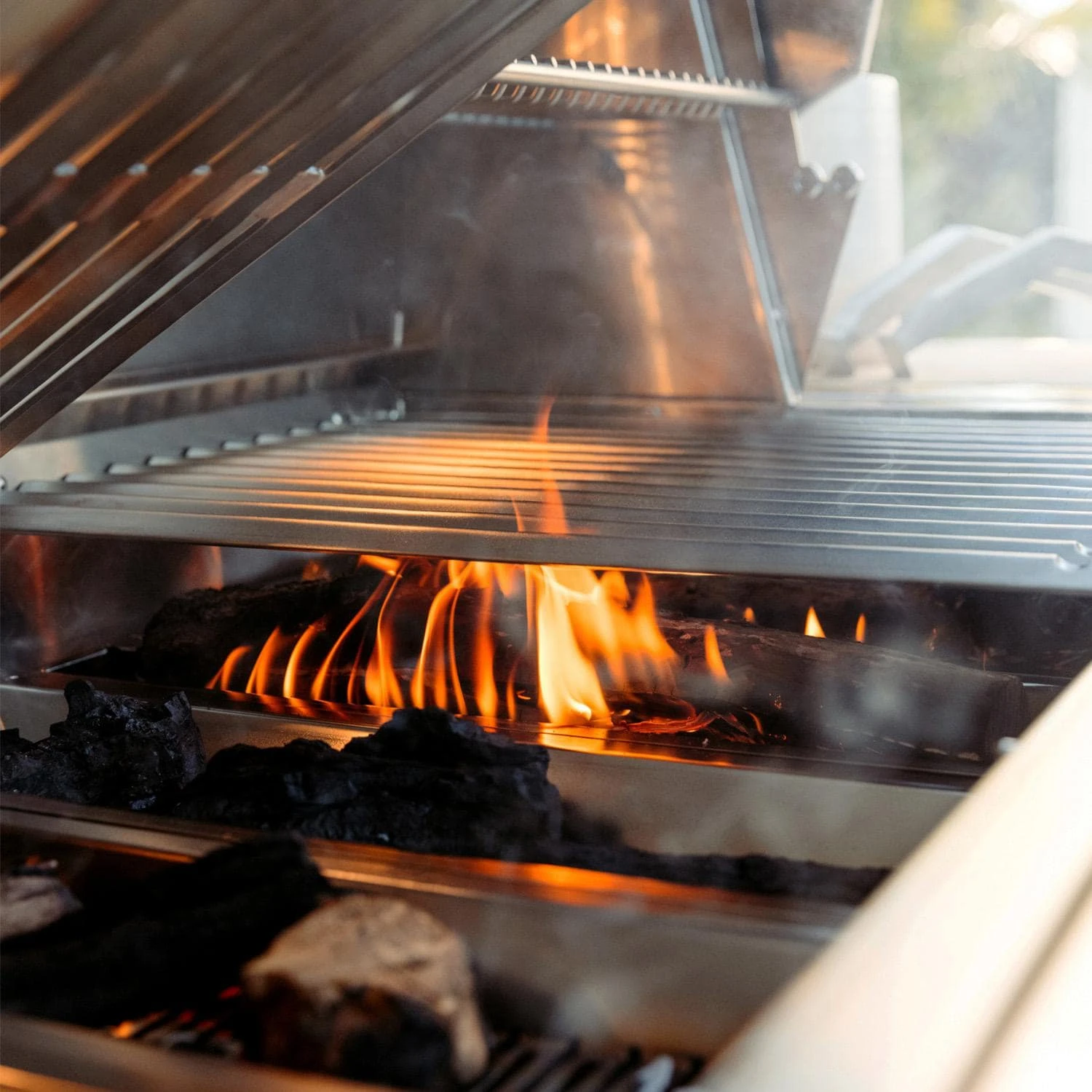 American Made Grills Encore 36-Inch 5-Burner Freestanding Multi Fuel Wood / Charcoal / Propane Gas Grill 9 American Made Grills Encore 36-Inch 5-Burner Freestanding Multi Fuel Wood / Charcoal / Propane Gas Grill - Image 7