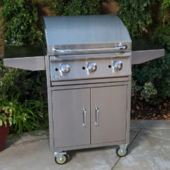 Bull BBQ 24-Inch 3-Burner Freestanding Propane Gas Commercial Style Flat Top Griddle -Kitchen BBQ Sale Bull BBQ 24 Inch Freestanding Propane Gas Commercial Style Flattop Griddle 73008 Lifesrtyle Closed 1