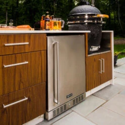 Coyote 24-Inch 5.5 Cu. Ft. Right Hinge Outdoor Rated Compact Refrigerator -Kitchen BBQ Sale Coyote 24 Inch 5 5 Cu Ft Right Hinge Outdoor Rated Compact Refrigerator C1BIR24 R Lifestyle