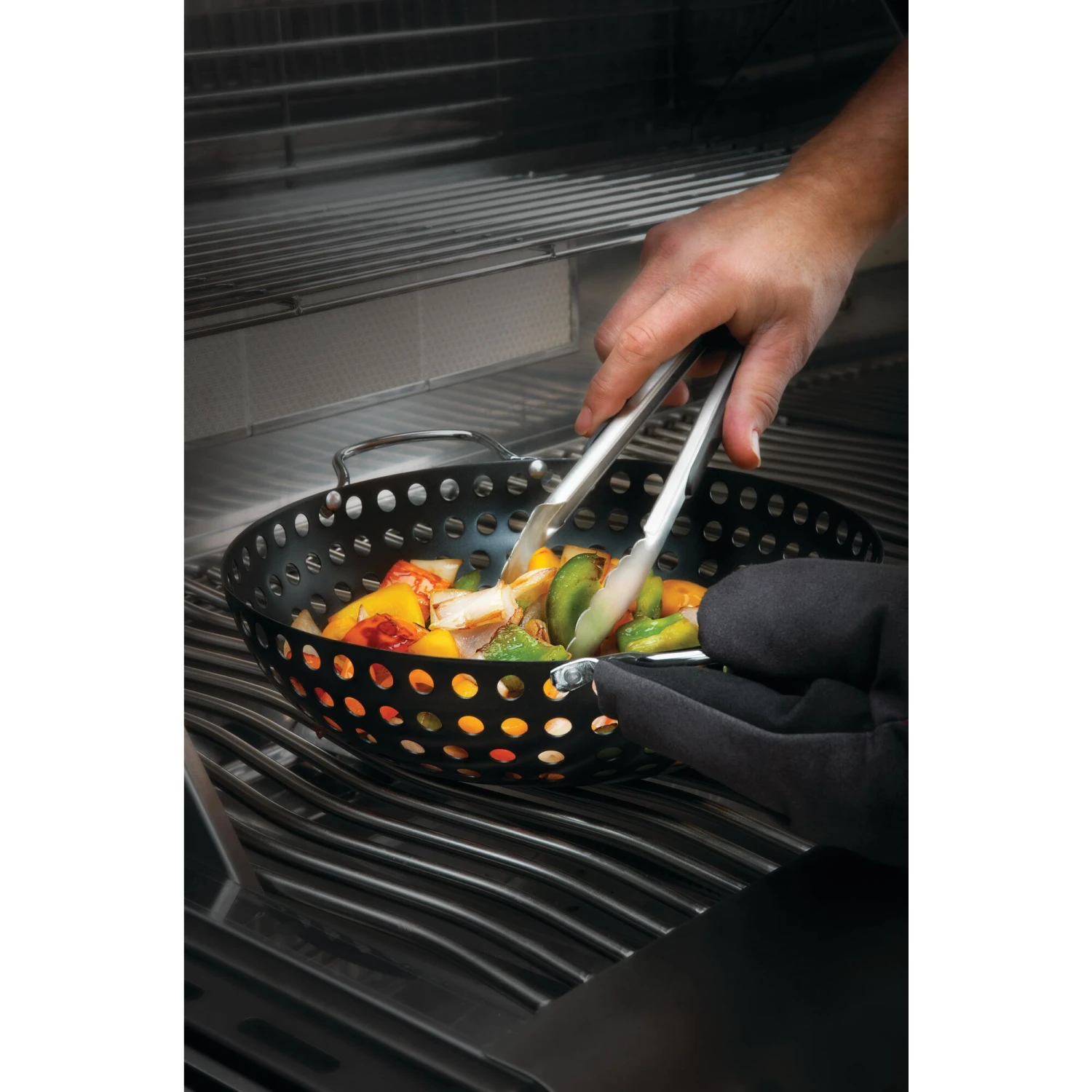 Napoleon Stainless Steel Auto Locking Tongs 4 Napoleon Stainless Steel Auto Locking Tongs - Image 2