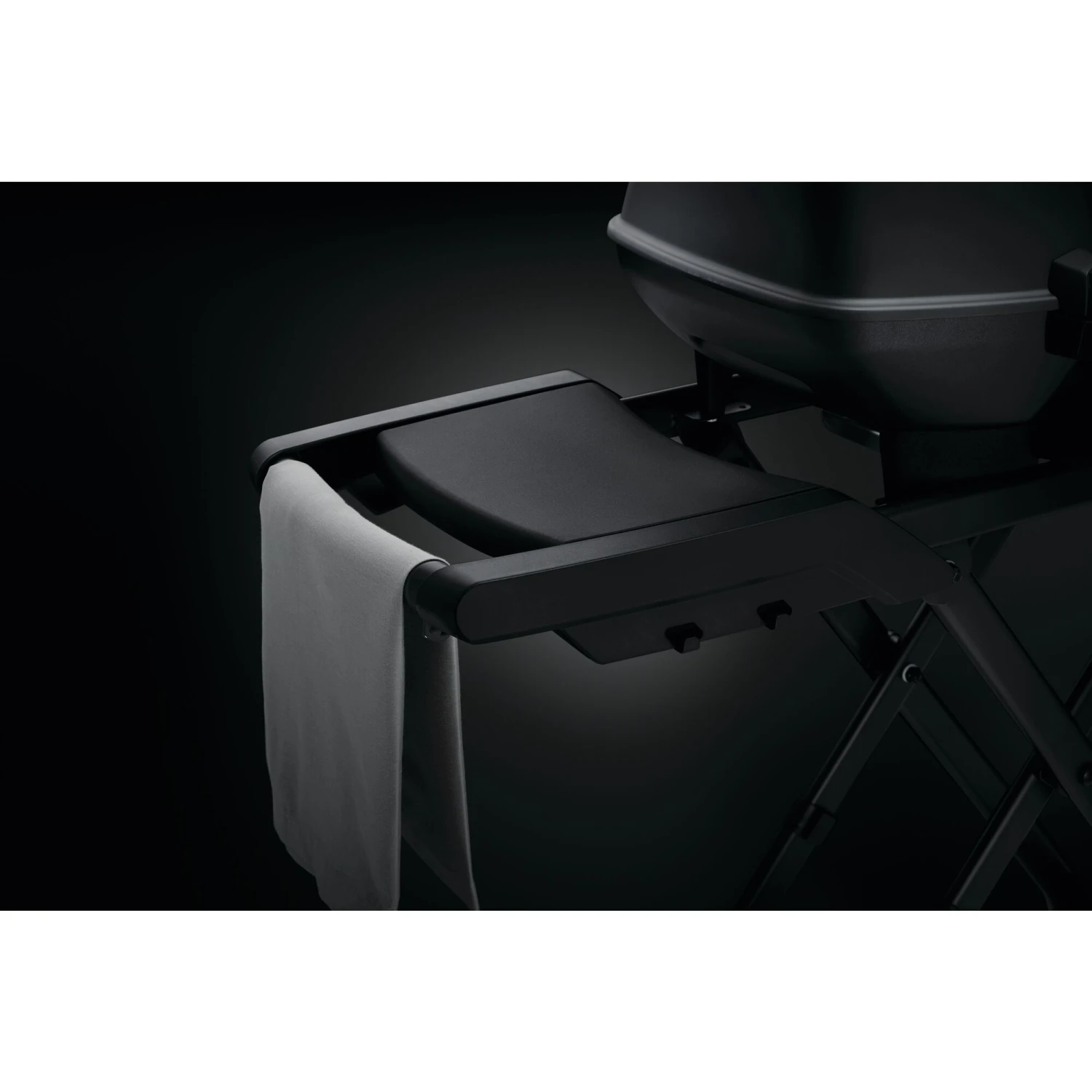 Napoleon Phantom TravelQ PRO 285 Portable Gas Grill With Scissor Cart 9 Napoleon Phantom TravelQ PRO 285 Portable Gas Grill With Scissor Cart - Image 7