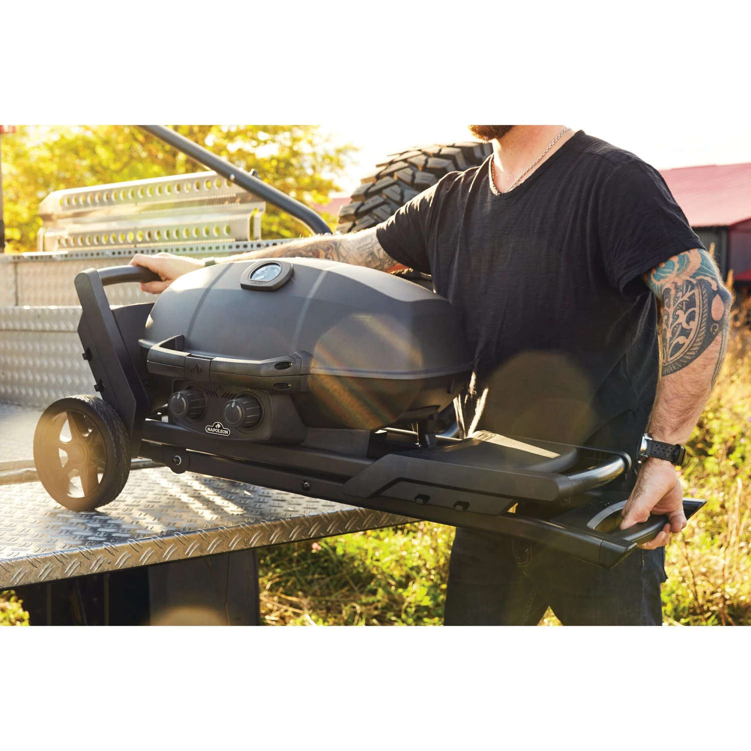 Napoleon Phantom TravelQ PRO 285 Portable Gas Grill With Scissor Cart 7 Napoleon Phantom TravelQ PRO 285 Portable Gas Grill With Scissor Cart - Image 5