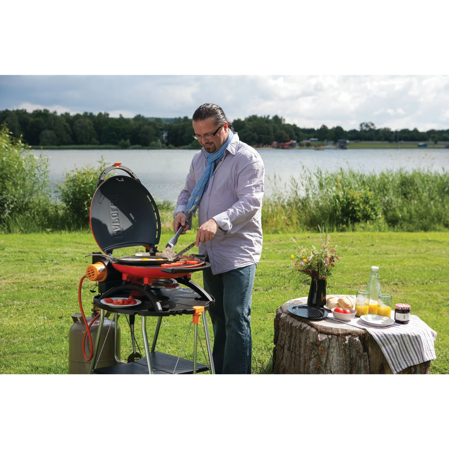 Napoleon TravelQ 2225 Portable Propane Gas Grill - Orange 11 Napoleon TravelQ 2225 Portable Propane Gas Grill - Orange - Image 9