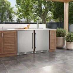 Zephyr Presrv 24-Inch 6 Cu. Ft. Reversible-Hinged Outdoor Rated Double Tap Kegerator With Locking Door 20 Zephyr Presrv 24-Inch 6 Cu. Ft. Reversible-Hinged Outdoor Rated Double Tap Kegerator With Locking Door -Kitchen BBQ Sale PRKB24C01AS OD environment install 2