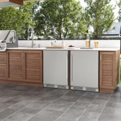 Zephyr Presrv 24-Inch 5.6 Cu. Ft. Outdoor Rated Compact Refrigerator With Locking Door 21 Zephyr Presrv 24-Inch 5.6 Cu. Ft. Outdoor Rated Compact Refrigerator With Locking Door -Kitchen BBQ Sale PRR24C01AS OD outdoor environment