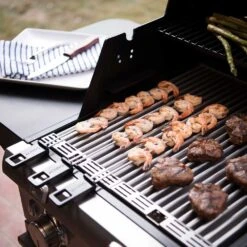 Saber Grills Cast Black 670 40-Inch 4-Burner Freestanding Infrared Propane Gas Grill With Single Ring Side Burner -Kitchen BBQ Sale Saber Grills Cast Black 670 4 Burner Freestanding Gas Grill R67CC1117 Cooking