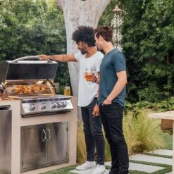 Summerset Grills Sizzler Pro 32-Inch 4-Burner Built-In Natural Gas Grill With Rear Infrared Burner 15 Summerset Grills Sizzler Pro 32-Inch 4-Burner Built-In Natural Gas Grill With Rear Infrared Burner -Kitchen BBQ Sale Summerset Grills Sizzler Pro Gas Grill with Rear Infrared Burner Lifestyle Outdoor Kitchen Design